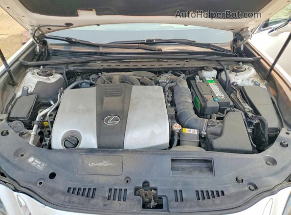 58ADZ1B1XLU076698 2020 LEXUS ES White Rear interior view