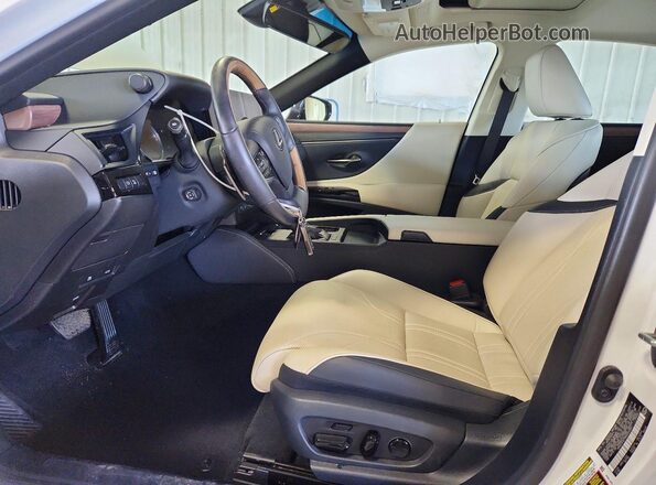 58AEA1C11RU054091 2024 LEXUS ES White Front interior view