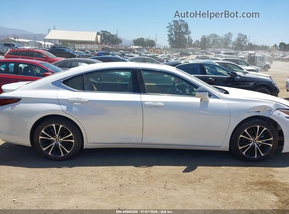 58AEA1C16SU069563 2025 LEXUS ES Белый Вид задней части салона