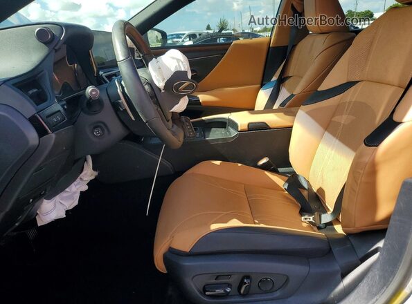 58AEA1C18SU056927 2025 LEXUS ES Silver Front interior view