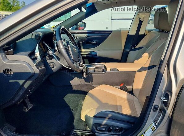 58AEZ1B13LU065613 2020 LEXUS ES Gray Widok wnętrza z przodu