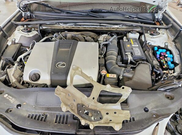 58AGZ1B10LU078196 2020 LEXUS ES White Вид задньої частини салону