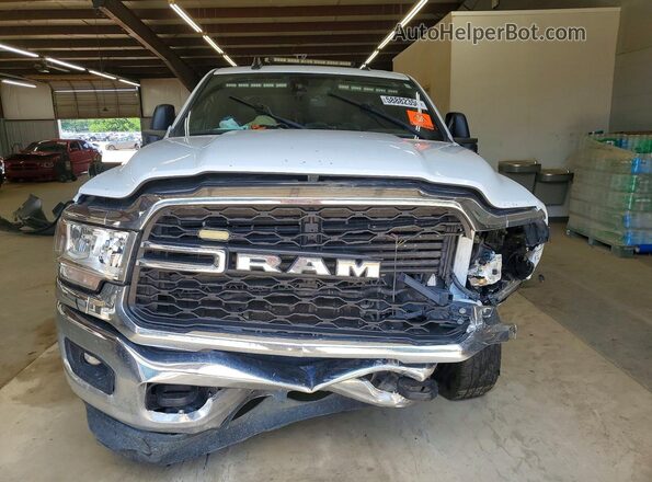 3C63R3GJ7RG128612 2024 RAM 3500 White Vista trasera