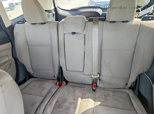 1FMCU9G90JUB48889 2018 FORD ESCAPE Серебряный Вид задней части салона