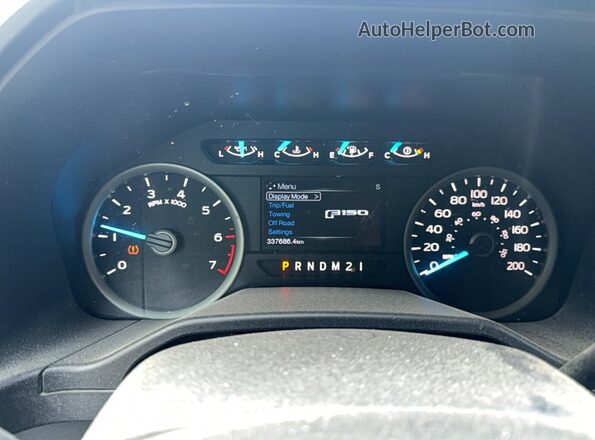 1FTFW1EF1GFB38245 2016 FORD F150 Белый Вид щитка приборов