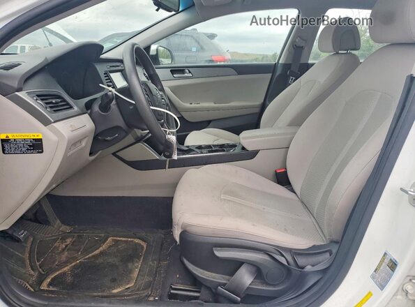 5NPE24AF8GH353044 2016 HYUNDAI SONATA Белый Вид панели приборов