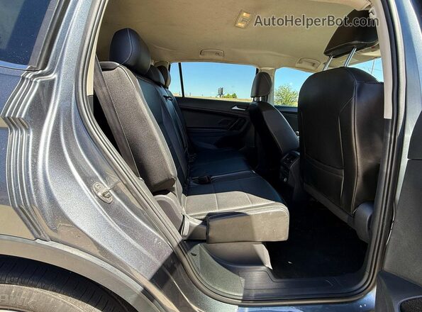 3VV3B7AX5MM082002 2021 VOLKSWAGEN TIGUAN Gray Vista interior delantera