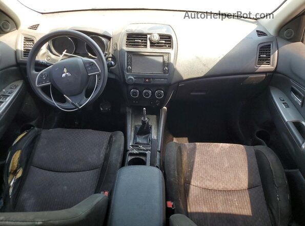JA4AP3AUXJZ001960 2018 MITSUBISHI OUTLANDER White Սարքավորումների վահանակի տեսք