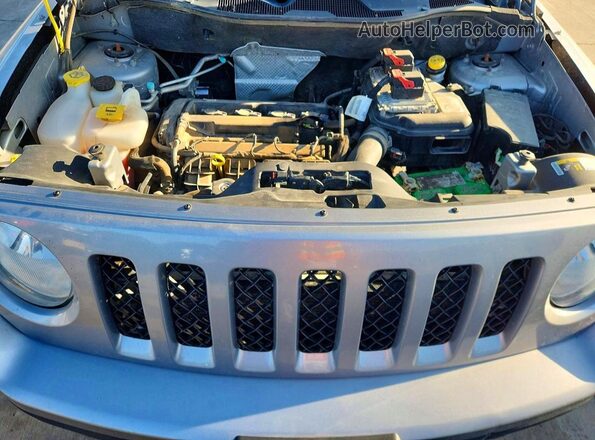 1C4NJPBBXGD690546 2016 JEEP PATRIOT Silver VIN კოდის სტიკერის ხედი