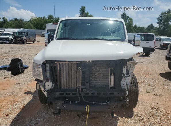 5BZAF0AA1JN853490 2018 NISSAN NV Белый Вид спереди
