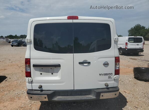 5BZAF0AA1JN853490 2018 NISSAN NV Белый Вид сзади