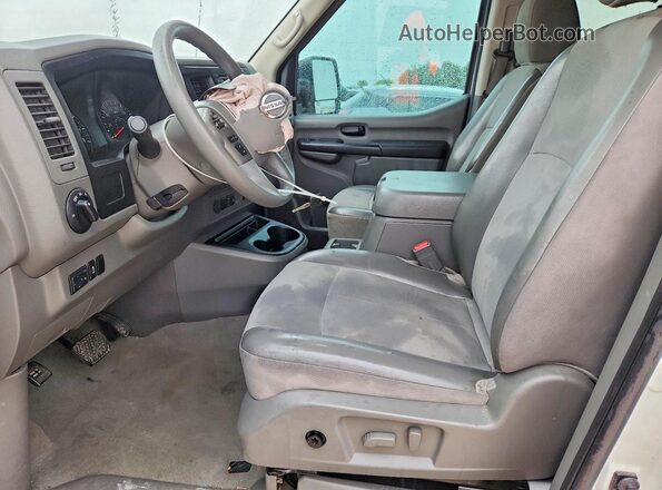 5BZAF0AA4GN850981 2016 NISSAN NV White Front interior view
