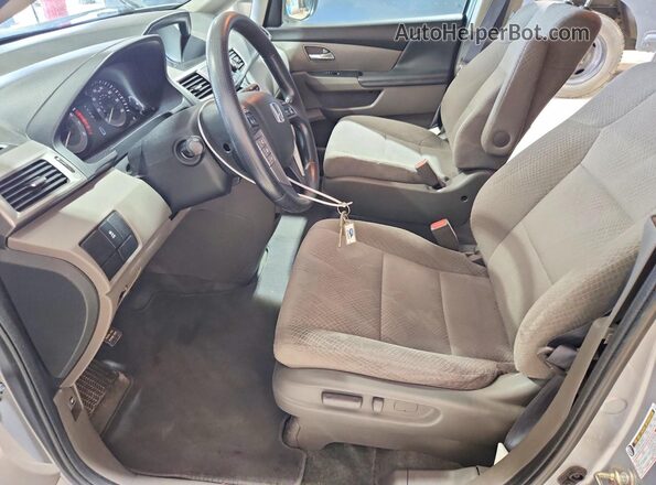 5FNRL5H26GB091238 2016 HONDA ODYSSEY Silver Front interior view