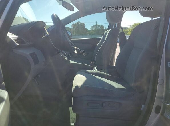 5FNRL5H41GB162735 2016 HONDA ODYSSEY Silver Front interior view