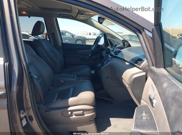 5FNRL5H60GB068928 2016 HONDA ODYSSEY Gray Вид салону спереду