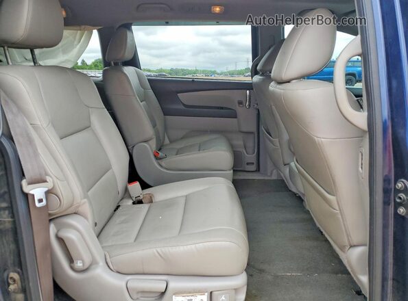 5FNRL5H60HB012604 2017 HONDA ODYSSEY Blue Rear interior view