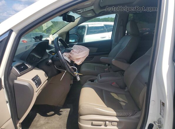 5FNRL5H63GB028973 2016 HONDA ODYSSEY Белый Вид салона спереди