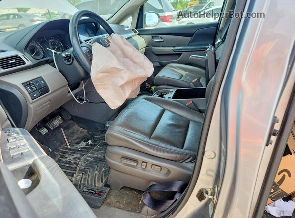 5FNRL5H65HB004238 2017 HONDA ODYSSEY Синий Вид салона спереди