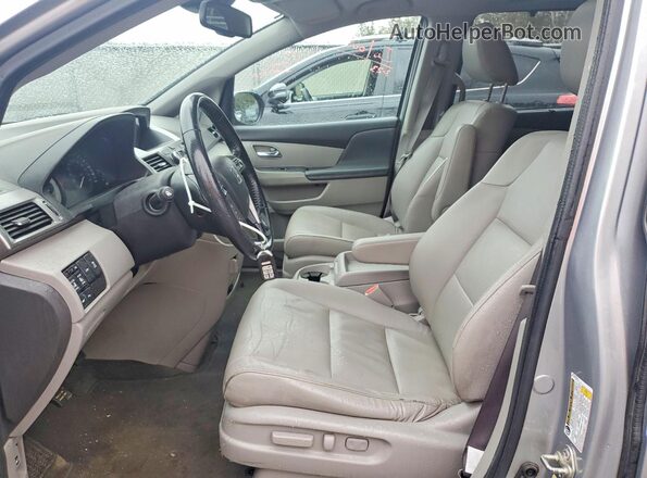 5FNRL5H68GB512931 2016 HONDA ODYSSEY Серебряный Вид салона спереди