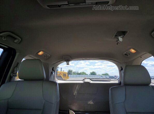 5FNRL5H68HB010499 2017 HONDA ODYSSEY White Հետևի նստատեղերի տեսք