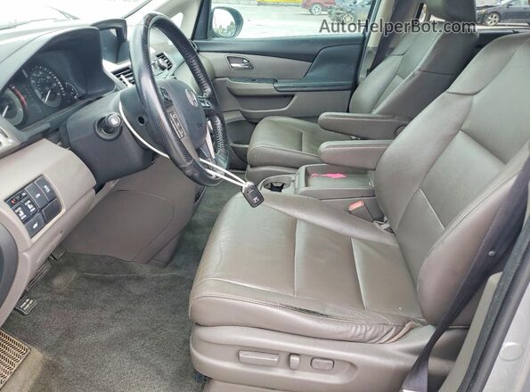 5FNRL5H69GB103577 2016 HONDA ODYSSEY Silver Front interior view