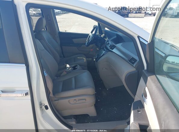5FNRL5H69GB131847 2016 HONDA ODYSSEY Белый Вид салона спереди