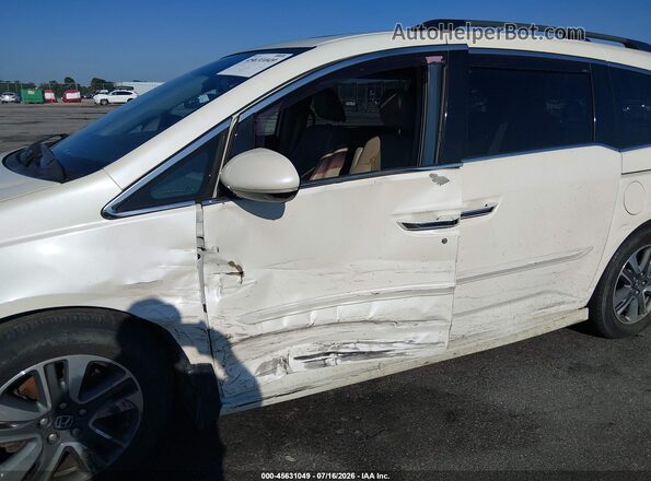 5FNRL5H94HB002622 2017 HONDA ODYSSEY White Front view