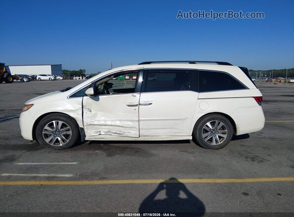 5FNRL5H94HB002622 2017 HONDA ODYSSEY White 360 interior view