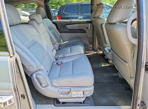 5FNRL5H98GB088774 2016 HONDA ODYSSEY Silver უკანა სალონის ხედი