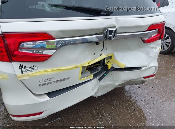 5FNRL6H24JB065704 2018 HONDA ODYSSEY White Front view