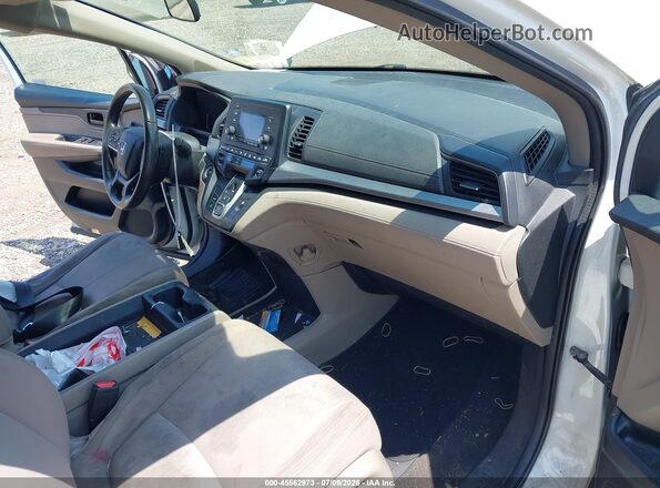 5FNRL6H29JB107672 2018 HONDA ODYSSEY White Front interior view