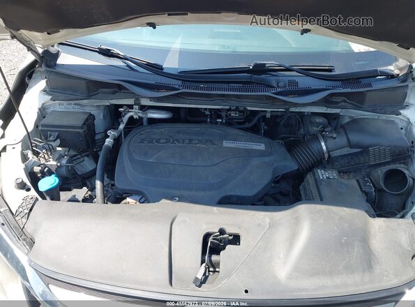 5FNRL6H29JB107672 2018 HONDA ODYSSEY White Rear view