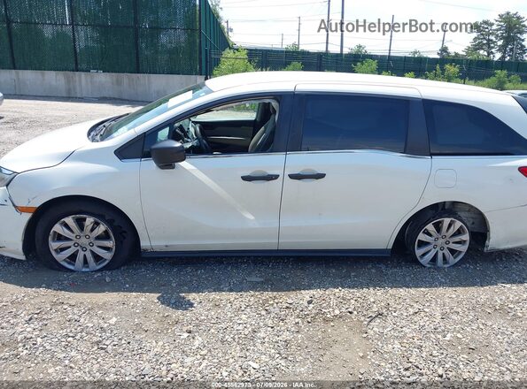 5FNRL6H29JB107672 2018 HONDA ODYSSEY White 360 interior view