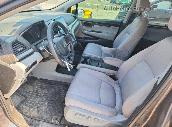 5FNRL6H51JB102931 2018 HONDA ODYSSEY Gray Front interior view