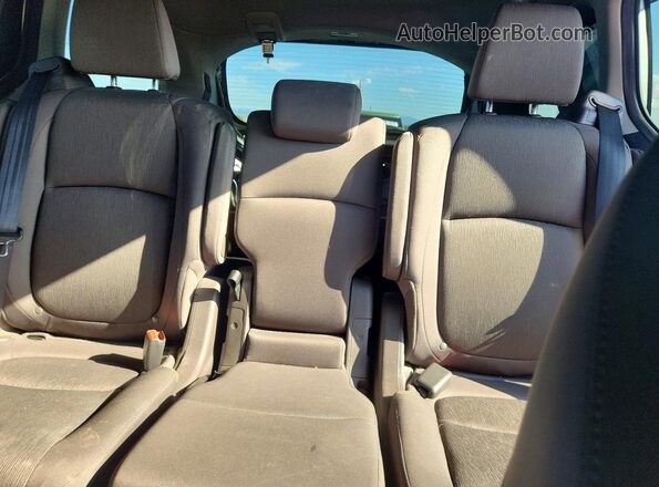 5FNRL6H56JB026168 2018 HONDA ODYSSEY Silver Հետևի նստատեղերի տեսք