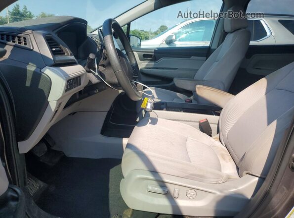 5FNRL6H58JB091572 2018 HONDA ODYSSEY Gray Front interior view