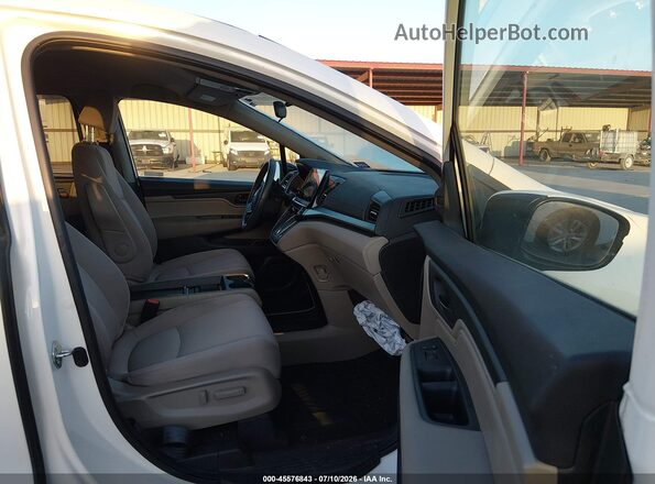 5FNRL6H58KB049288 2019 HONDA ODYSSEY White Front interior view
