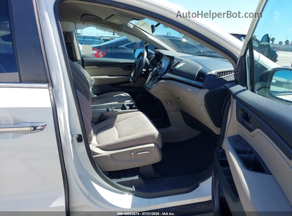 5FNRL6H59JB101557 2018 HONDA ODYSSEY Белый Вид салона спереди