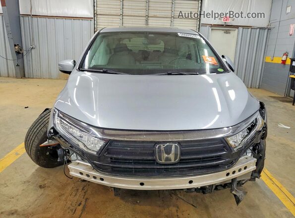 5FNRL6H60PB061466 2023 HONDA ODYSSEY Silver Widok z przodu