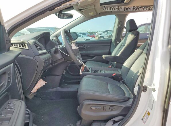 5FNRL6H60RB069540 2024 HONDA ODYSSEY White Առջևի վահանակի տեսք