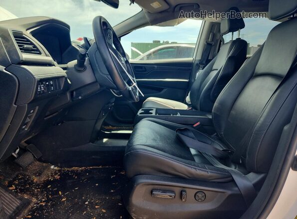 5FNRL6H61PB030629 2023 HONDA ODYSSEY Белый Вид салона спереди
