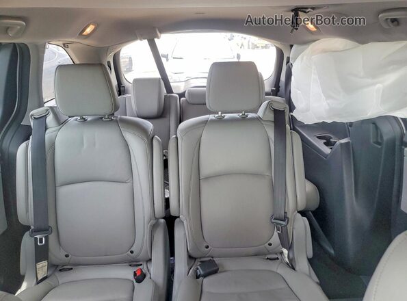5FNRL6H62PB011975 2023 HONDA ODYSSEY Silver Widok tylnych siedzeń