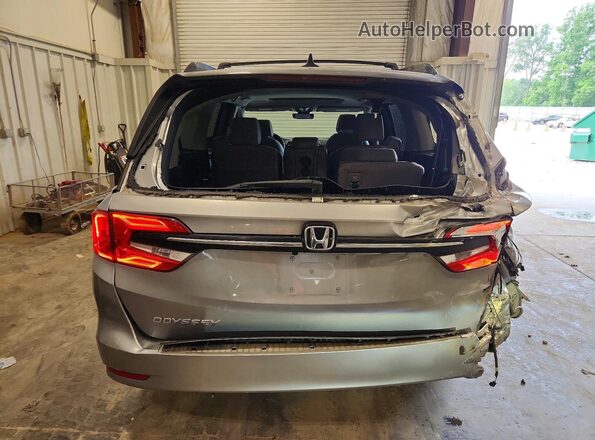 5FNRL6H63PB032866 2023 HONDA ODYSSEY Silver Вид ззаду
