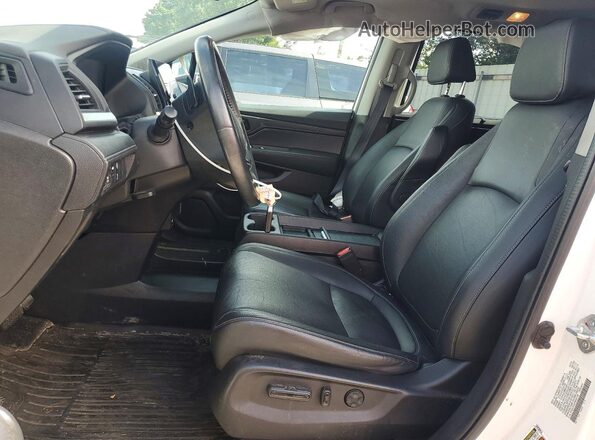 5FNRL6H63PB043138 2023 HONDA ODYSSEY White Вид салону спереду