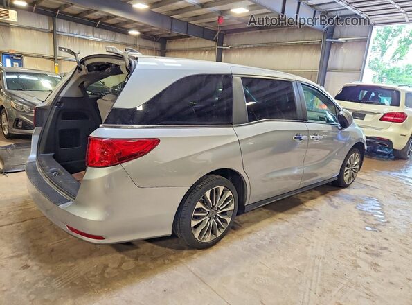 5FNRL6H65RB005493 2024 HONDA ODYSSEY Серебряный Задняя правая четверть