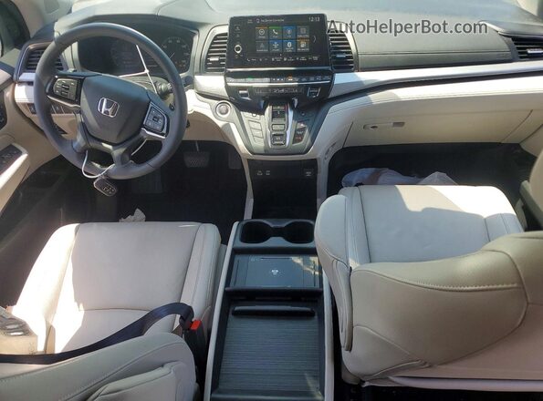 5FNRL6H65SB068843 2025 HONDA ODYSSEY Silver Widok deski rozdzielczej