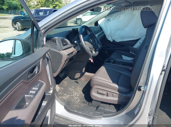 5FNRL6H66RB009925 2024 HONDA ODYSSEY Silver Front interior view