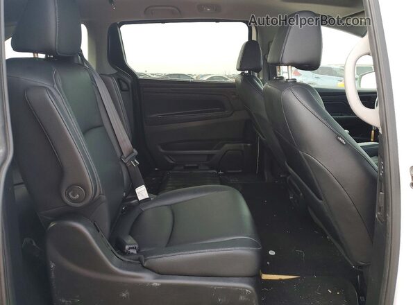 5FNRL6H6XRB007868 2024 HONDA ODYSSEY White Rear interior view