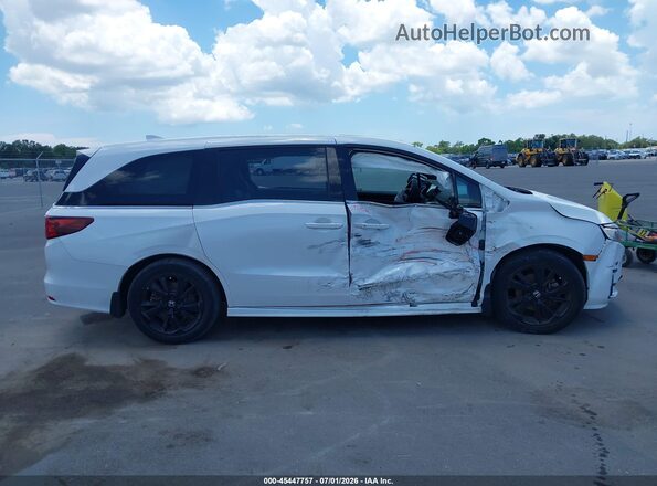 5FNRL6H70PB073500 2023 HONDA ODYSSEY White Widok wnętrza z tyłu