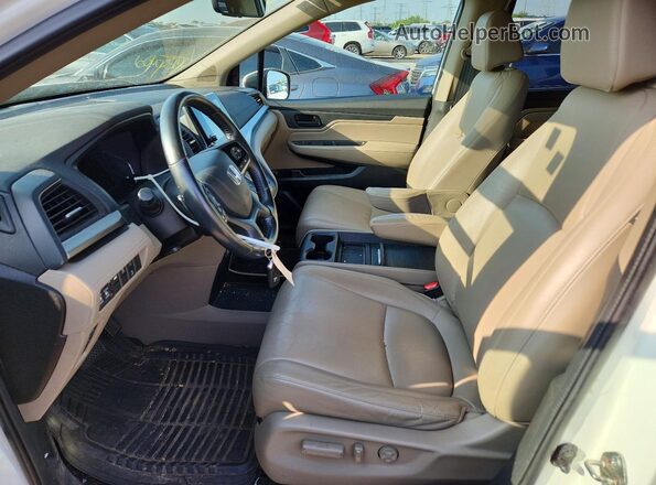 5FNRL6H71JB084531 2018 HONDA ODYSSEY Белый Вид салона спереди